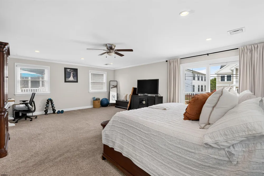 31 Simpson Ave Ocean City, NJ 08226