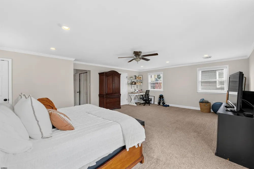 31 Simpson Ave Ocean City, NJ 08226
