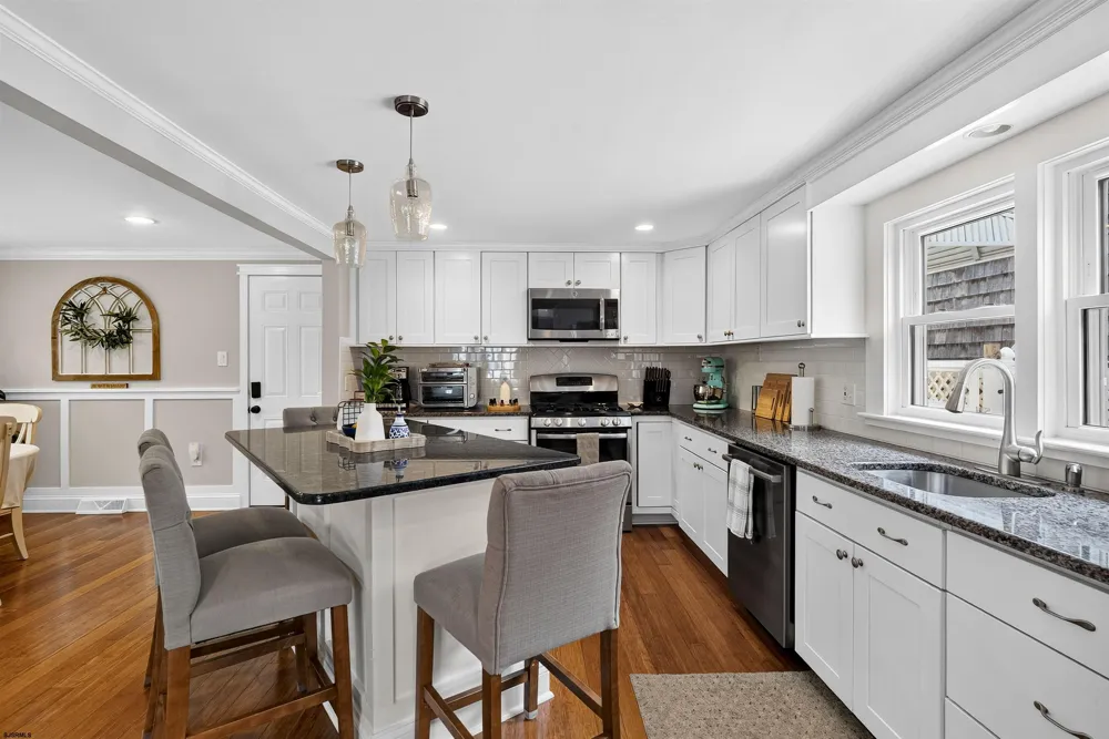 31 Simpson Ave Ocean City, NJ 08226