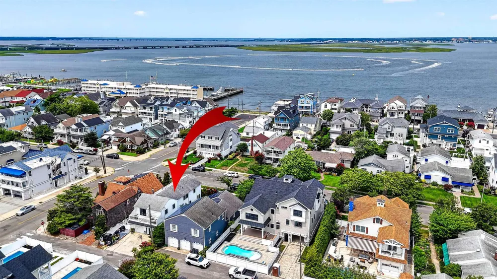 31 Simpson Ave Ocean City, NJ 08226