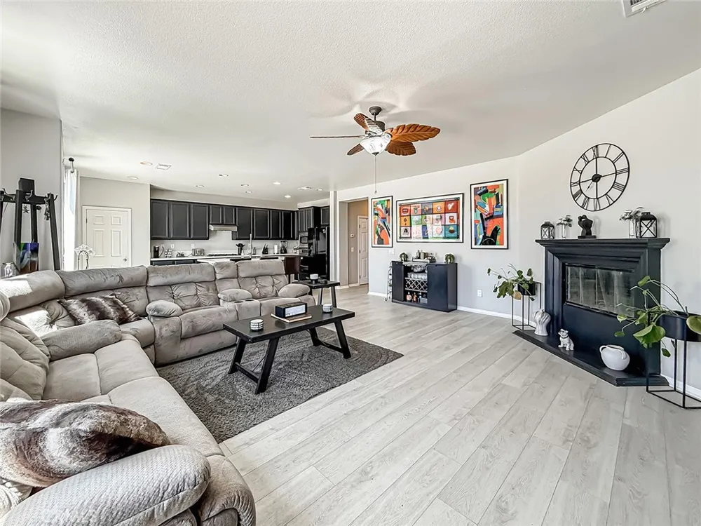 1302 Wellington Drive Palmdale, CA 93551