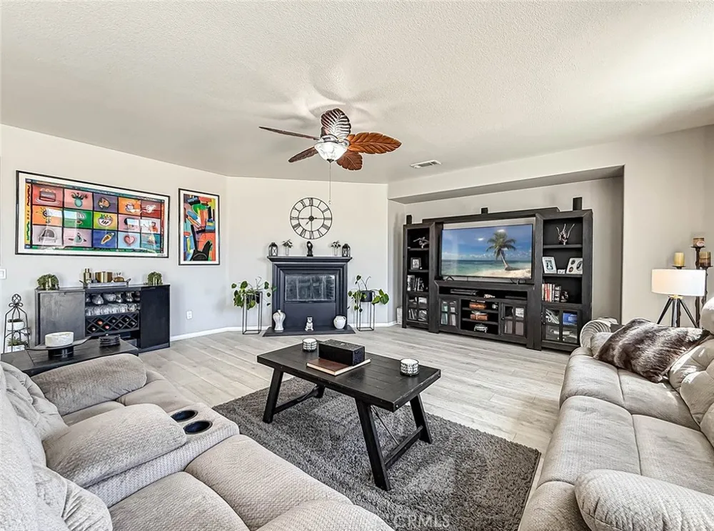 1302 Wellington Drive Palmdale, CA 93551