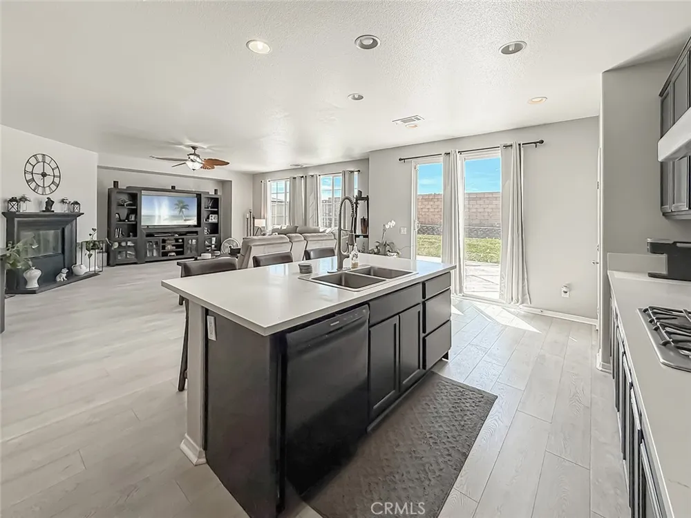 1302 Wellington Drive Palmdale, CA 93551
