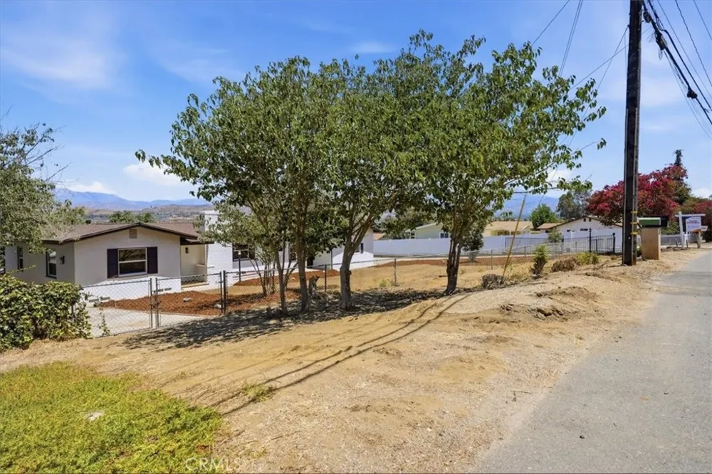 31750 Florida Redlands, CA 92373