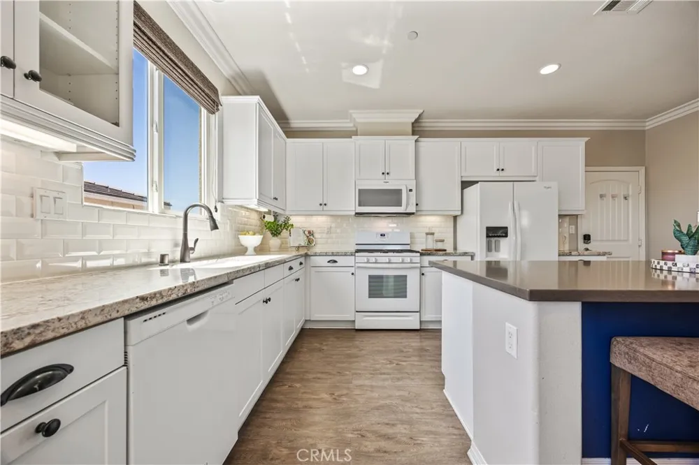 31481 Darlington Oak Drive Winchester, CA 92596