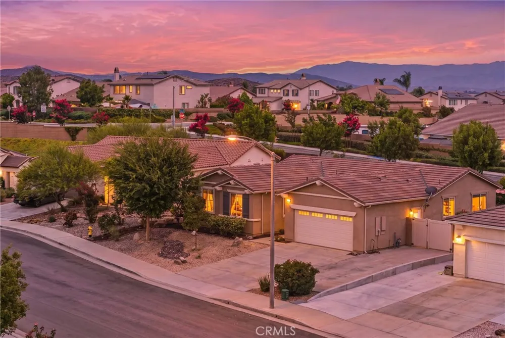 31481 Darlington Oak Drive Winchester, CA 92596
