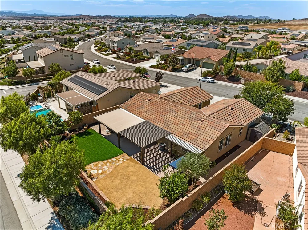 31481 Darlington Oak Drive Winchester, CA 92596