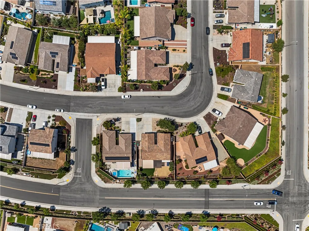 31481 Darlington Oak Drive Winchester, CA 92596