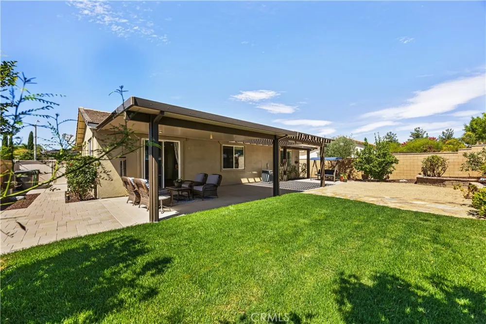 31481 Darlington Oak Drive Winchester, CA 92596