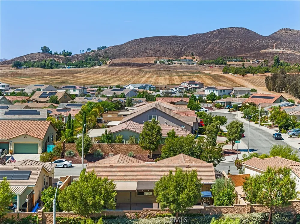 31481 Darlington Oak Drive Winchester, CA 92596