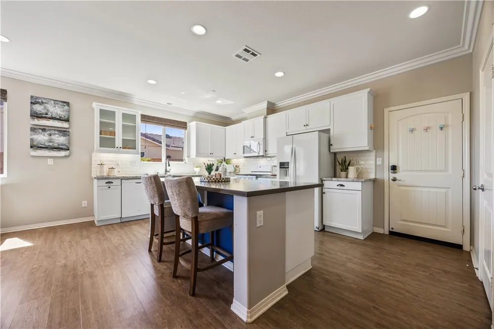 31481 Darlington Oak Drive Winchester, CA 92596