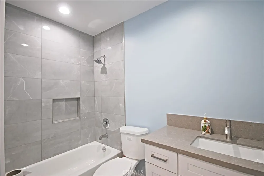 17339 Los Alimos Street Granada Hills, CA 91344