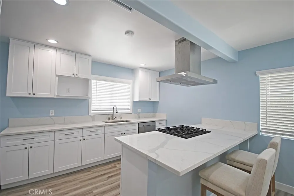 17339 Los Alimos Street Granada Hills, CA 91344