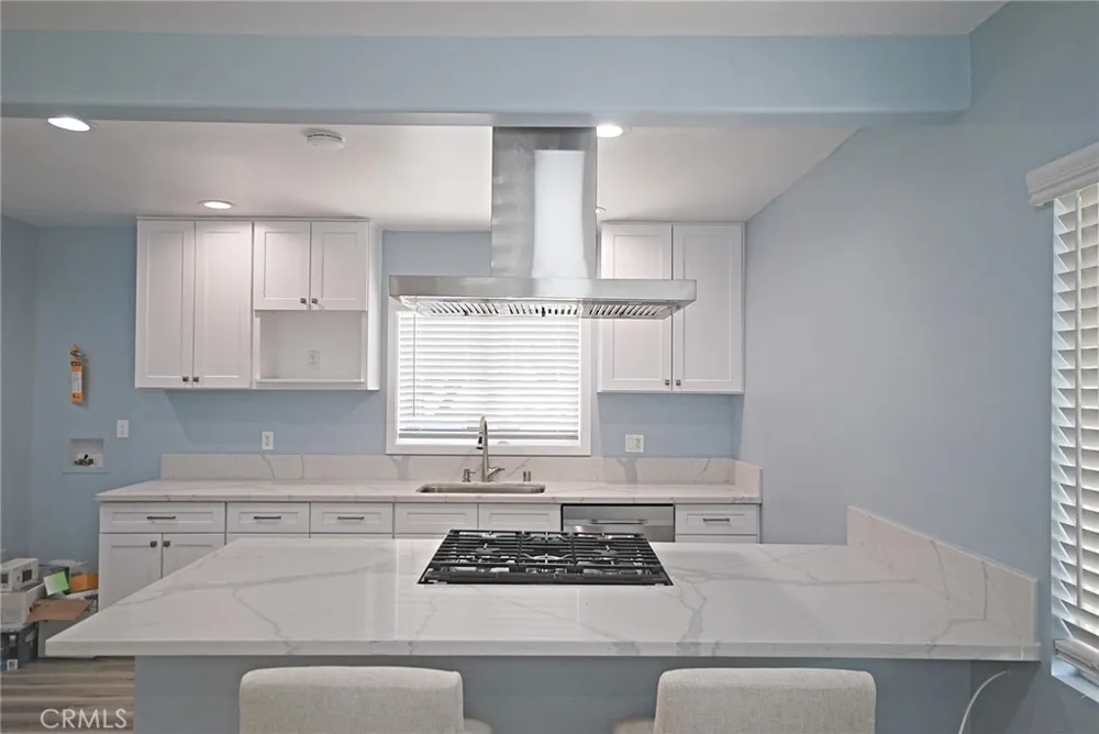 17339 Los Alimos Street Granada Hills, CA 91344
