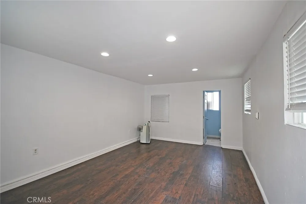17339 Los Alimos Street Granada Hills, CA 91344