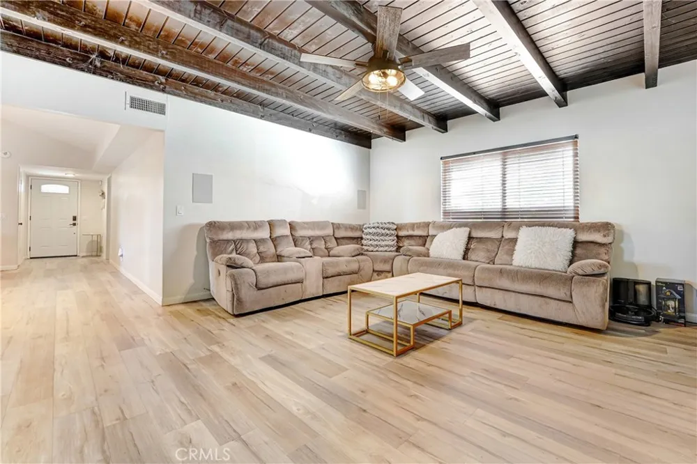 28038 Lakehurst Canyon Country, CA 91351