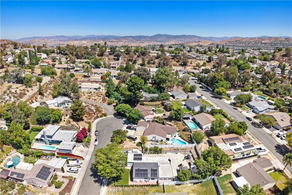 28038 Lakehurst Canyon Country, CA 91351