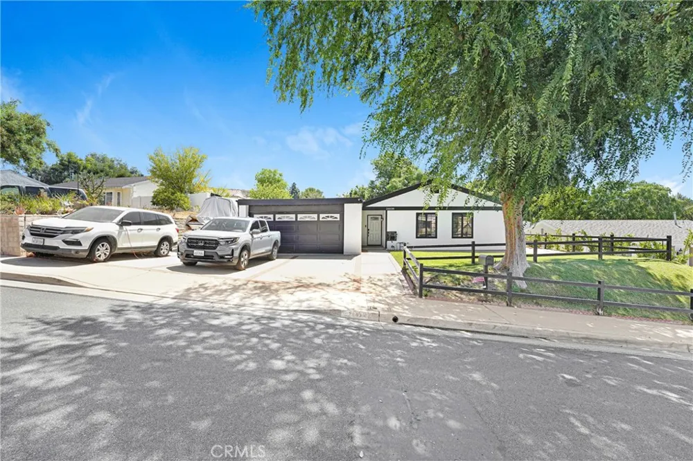 28038 Lakehurst Canyon Country, CA 91351