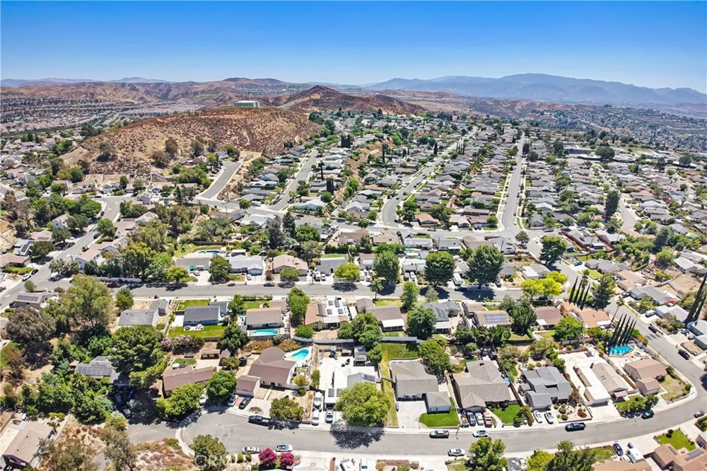 28038 Lakehurst Canyon Country, CA 91351
