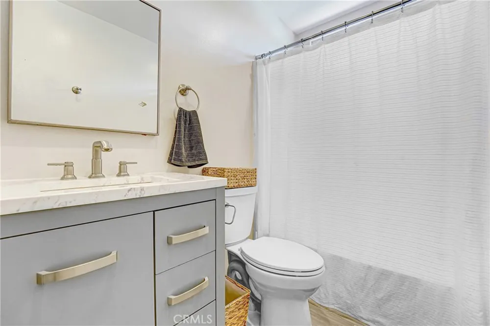28038 Lakehurst Canyon Country, CA 91351