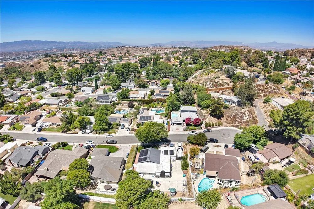 28038 Lakehurst Canyon Country, CA 91351