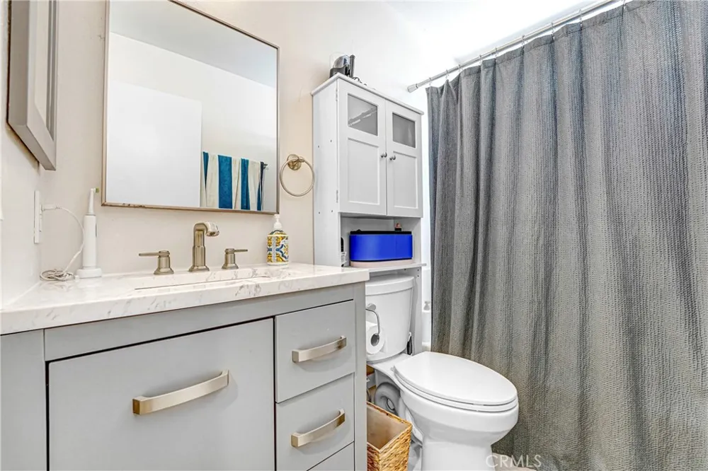 28038 Lakehurst Canyon Country, CA 91351