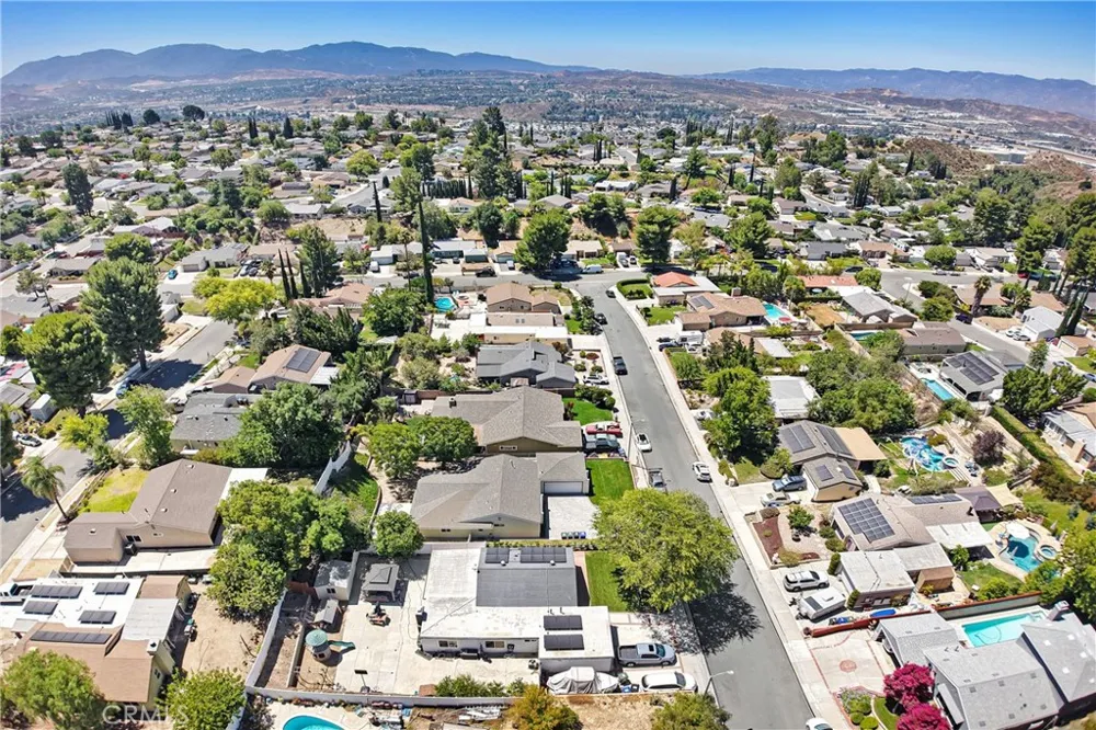 28038 Lakehurst Canyon Country, CA 91351
