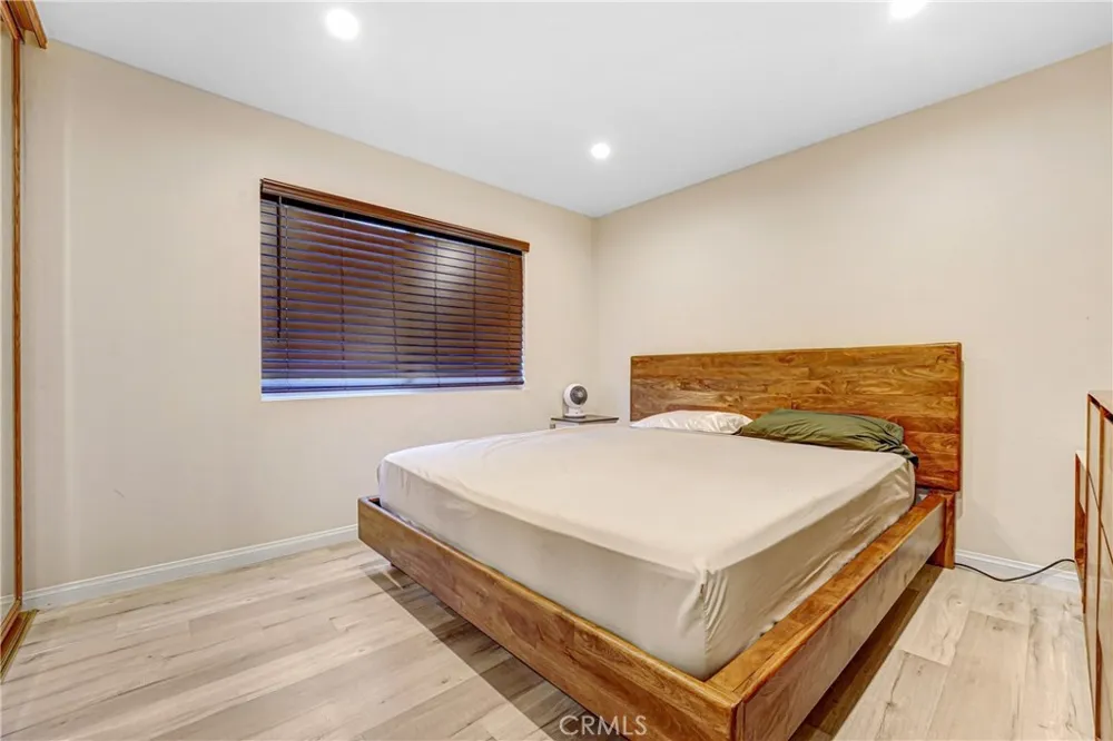 28038 Lakehurst Canyon Country, CA 91351