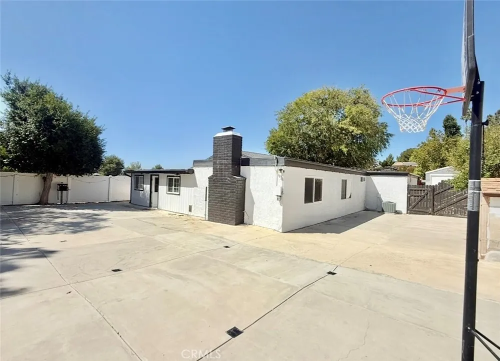 28038 Lakehurst Canyon Country, CA 91351