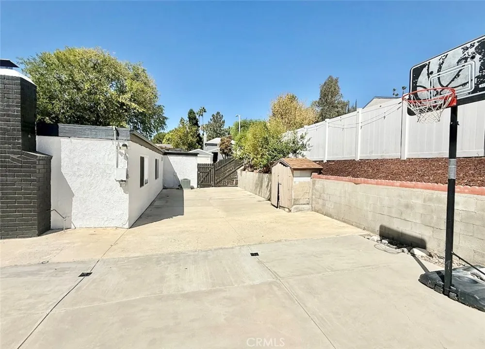 28038 Lakehurst Canyon Country, CA 91351