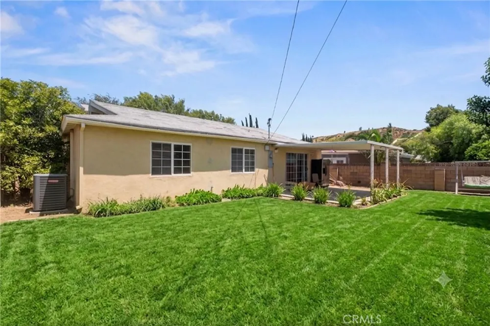 27403 Arriola Saugus, CA 91350