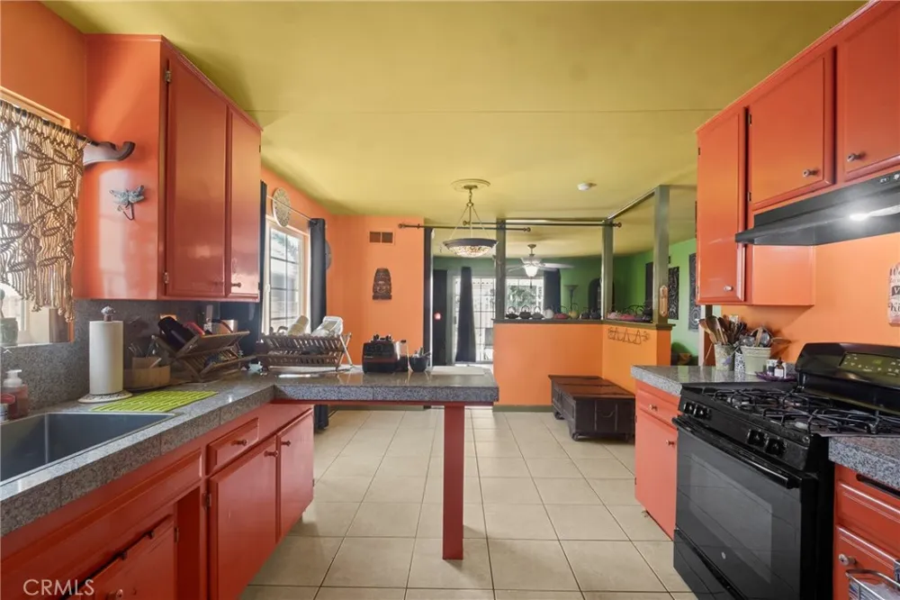 27403 Arriola Saugus, CA 91350