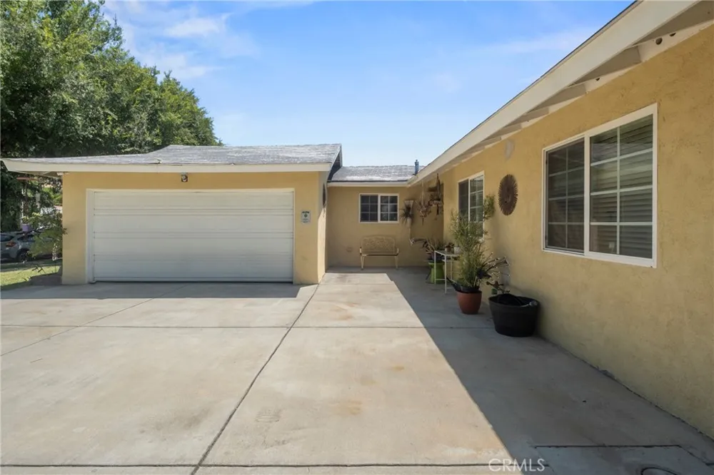 27403 Arriola Saugus, CA 91350