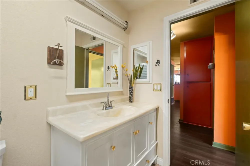 27403 Arriola Saugus, CA 91350