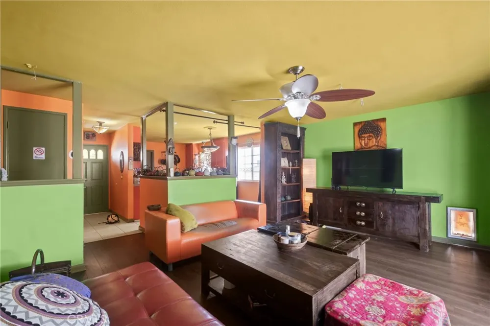 27403 Arriola Saugus, CA 91350