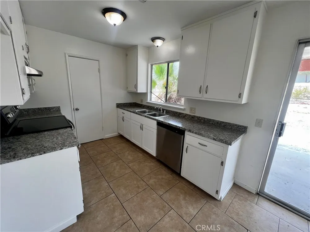5884 Bagley Avenue 29 Palms, CA 92277