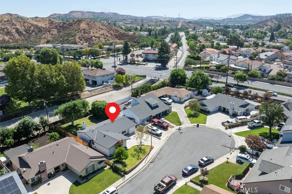 27912 Newbird Drive Saugus, CA 91350
