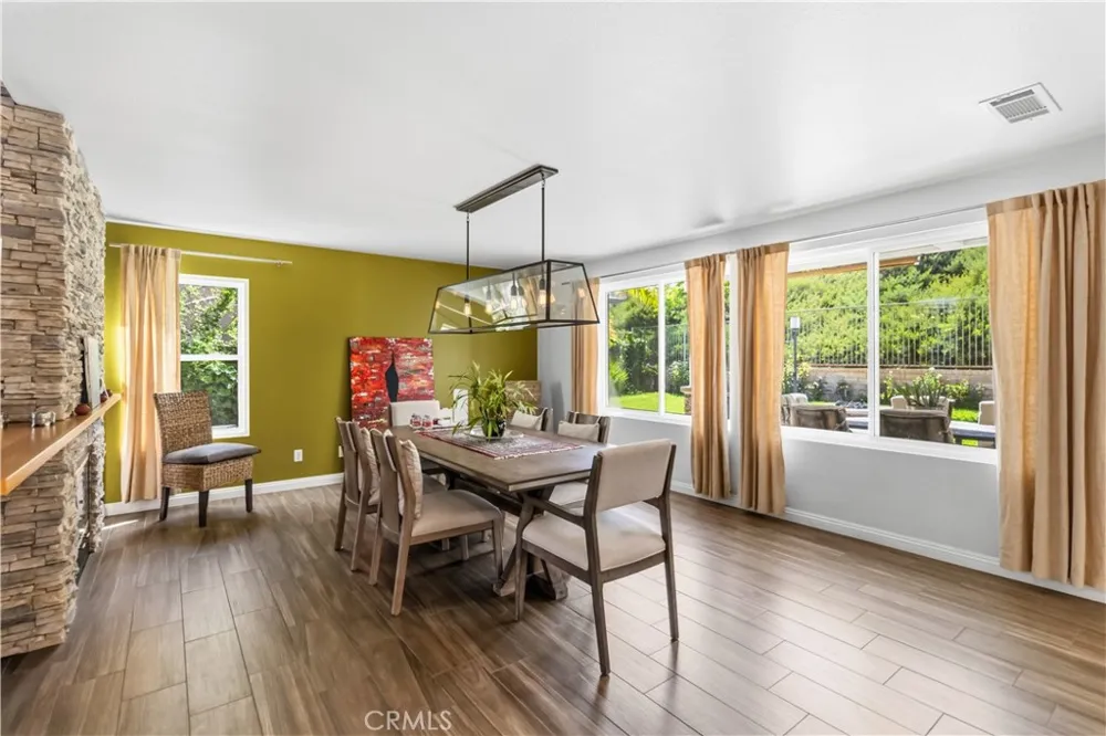 23805 Oak View Newhall, CA 91321