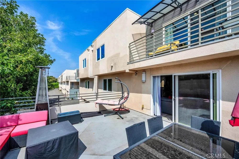 16539 Vine Terrace Van Nuys, CA 91406