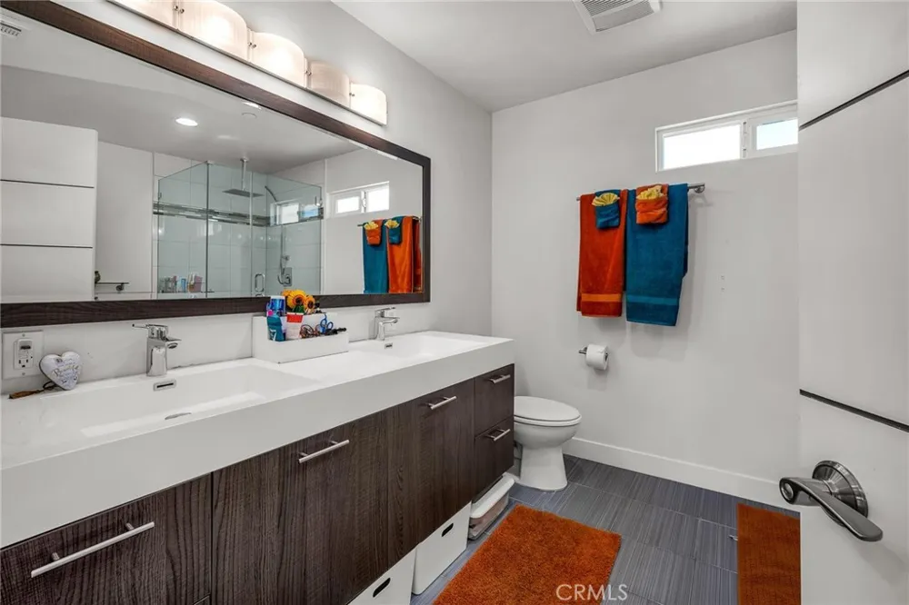 16539 Vine Terrace Van Nuys, CA 91406