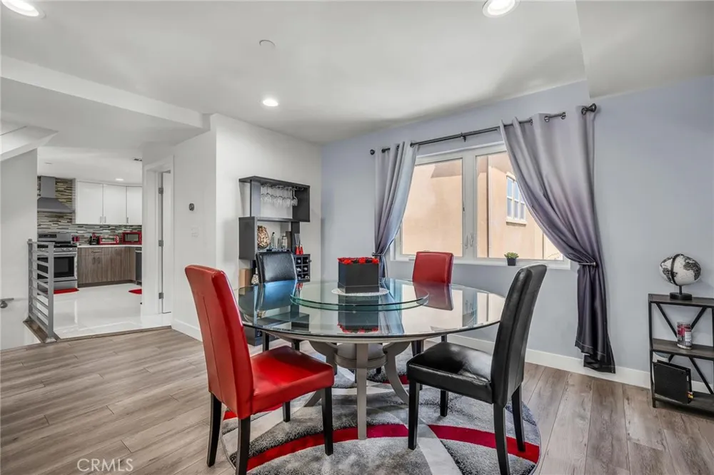 16539 Vine Terrace Van Nuys, CA 91406