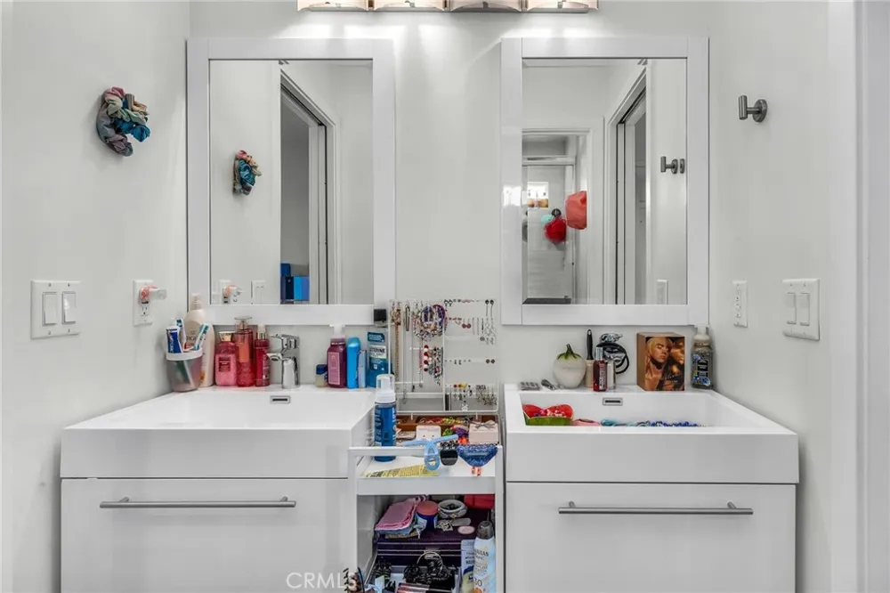 16539 Vine Terrace Van Nuys, CA 91406
