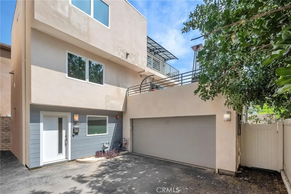 16539 Vine Terrace Van Nuys, CA 91406