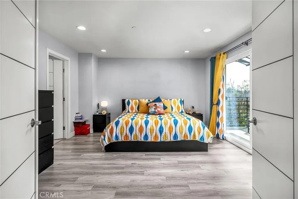 16539 Vine Terrace Van Nuys, CA 91406