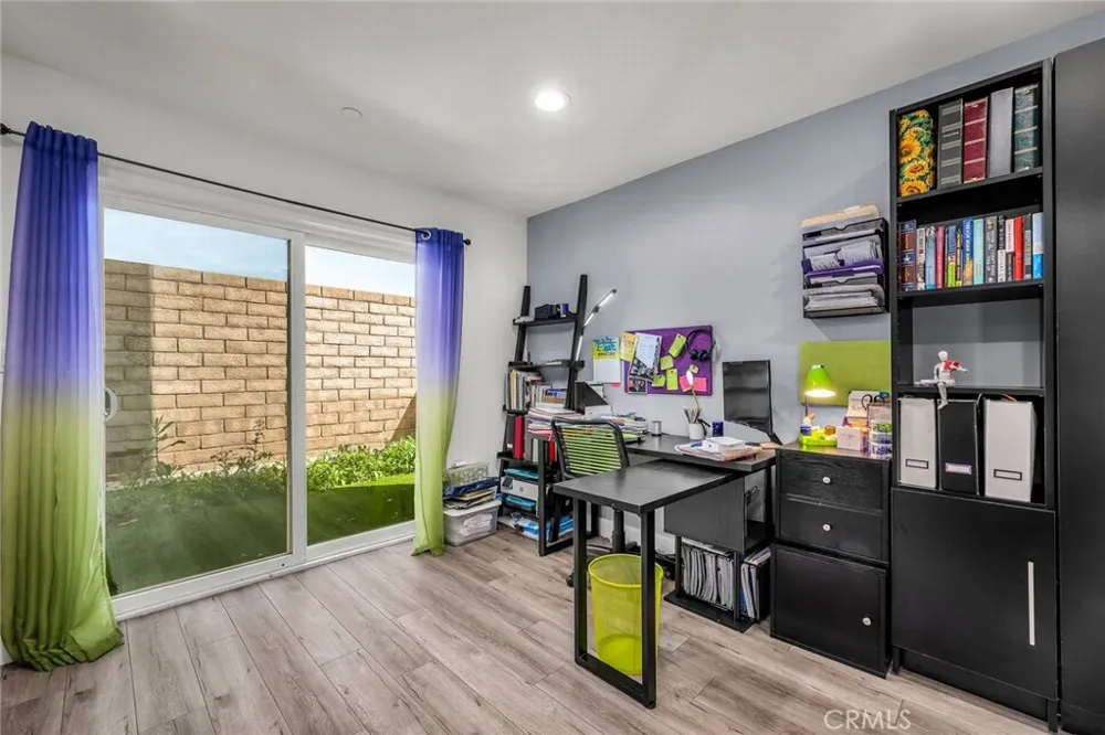 16539 Vine Terrace Van Nuys, CA 91406