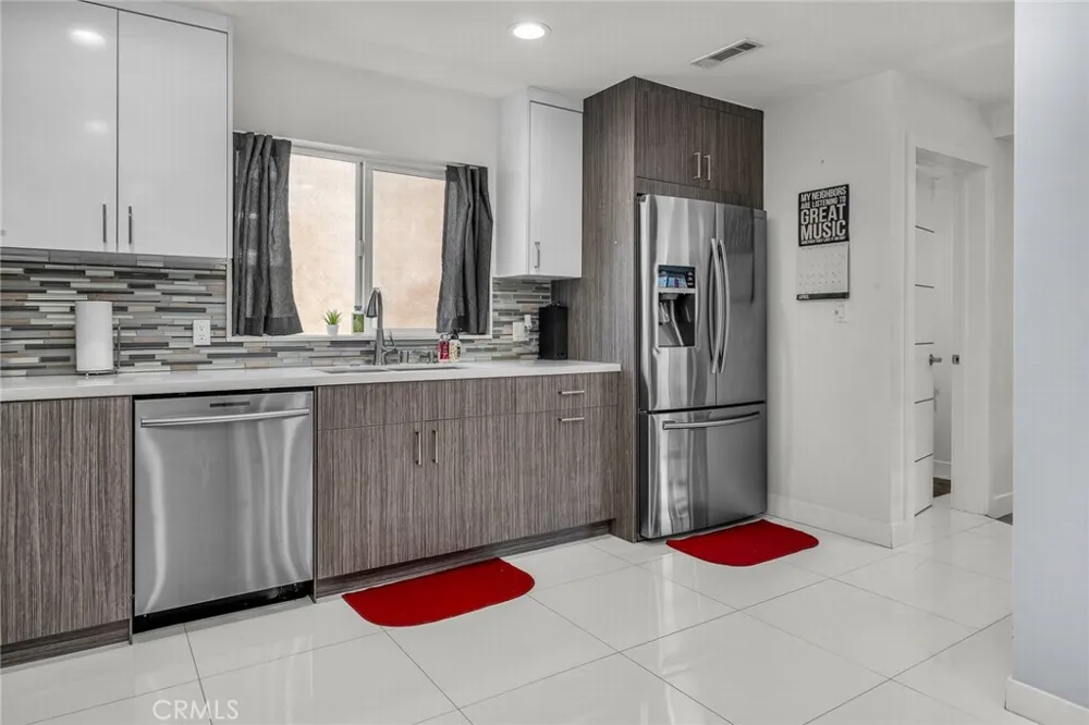 16539 Vine Terrace Van Nuys, CA 91406
