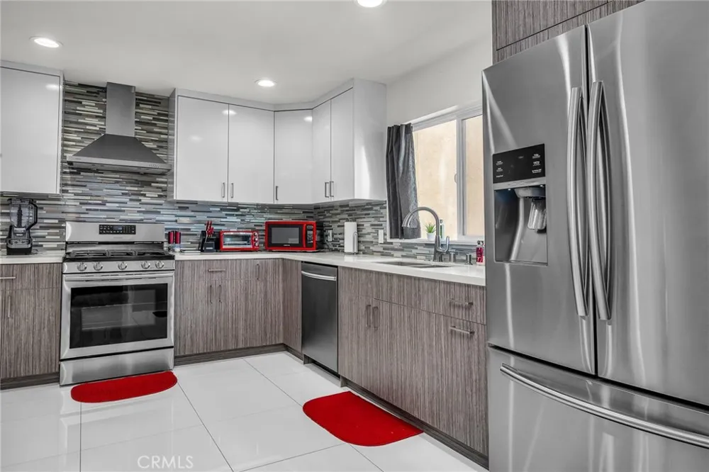 16539 Vine Terrace Van Nuys, CA 91406