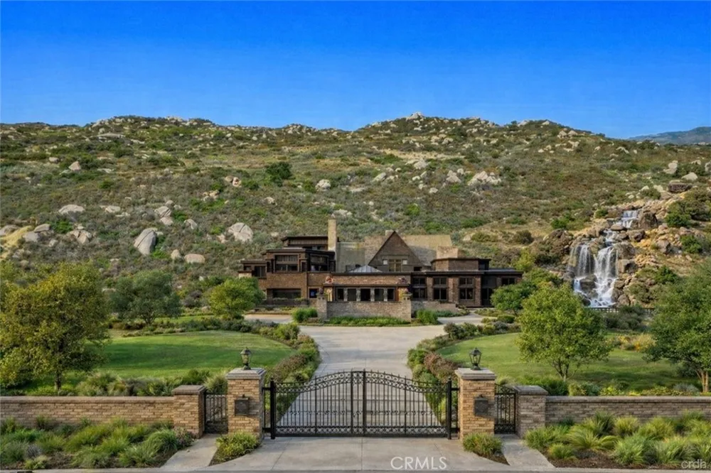 Hacienda Dr. Murrieta, CA 92562