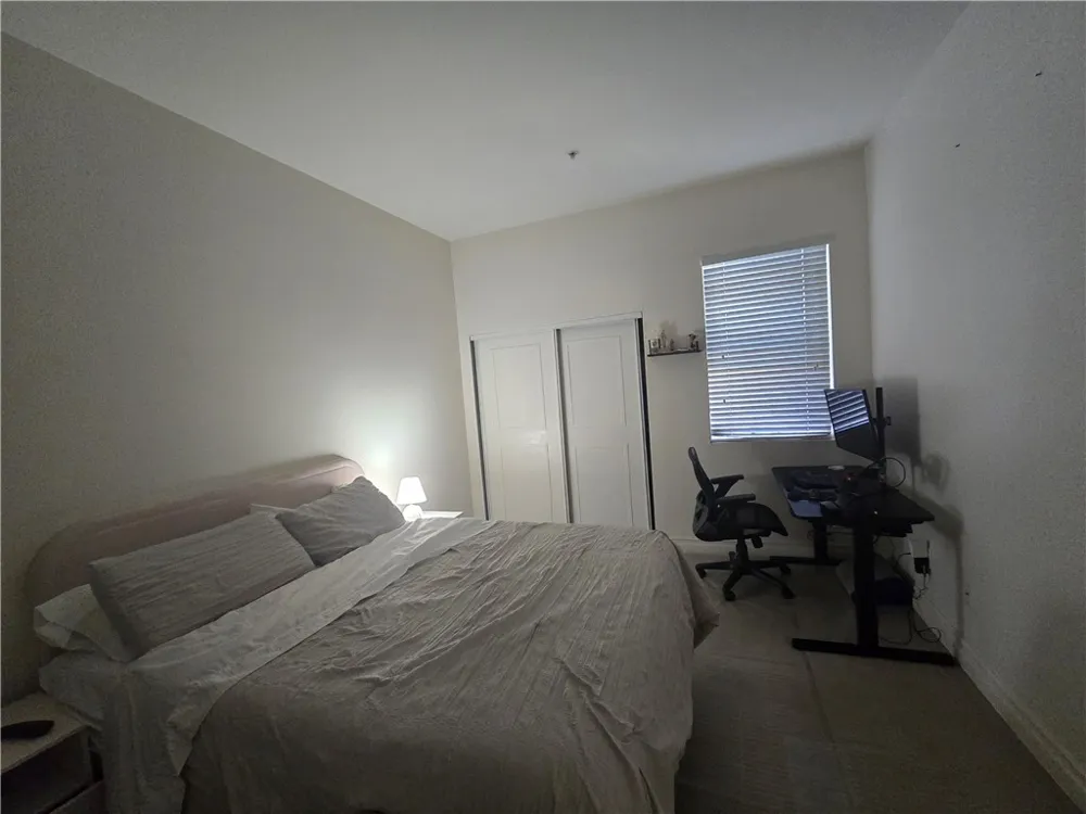 917 S New Hampshire #301 Los Angeles, CA 90006