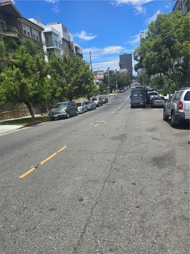 917 S New Hampshire #301 Los Angeles, CA 90006